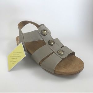 Women's Amelia Natural Soul Sandals NWT Size 9
